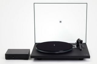 Rega Planar 6 mit Rega Nd5 + NEO PSU MKII Netzteil