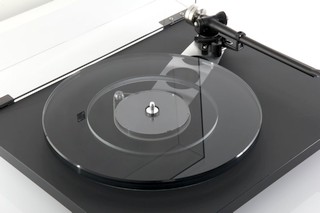 Rega Planar 6 mit Rega Nd5 + NEO PSU MKII Netzteil