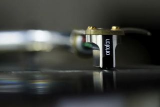 Pro-Ject The Classic Reference mit Ortofon VPO175 High End MC Tonabnehmer